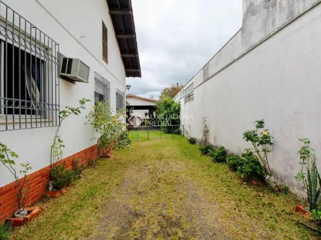 Casa / Sobrado para Venda em Porto Alegre/RS Cristo Redentor 3 Quartos