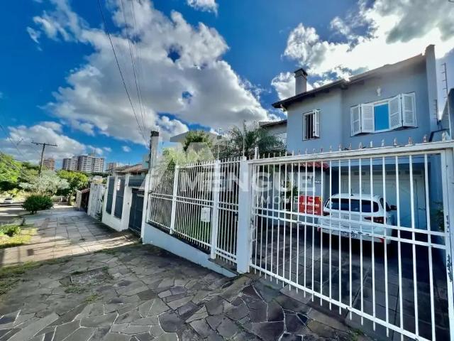 Casa / Sobrado para Venda em Porto Alegre/RS Cristo Redentor 4 Quartos
