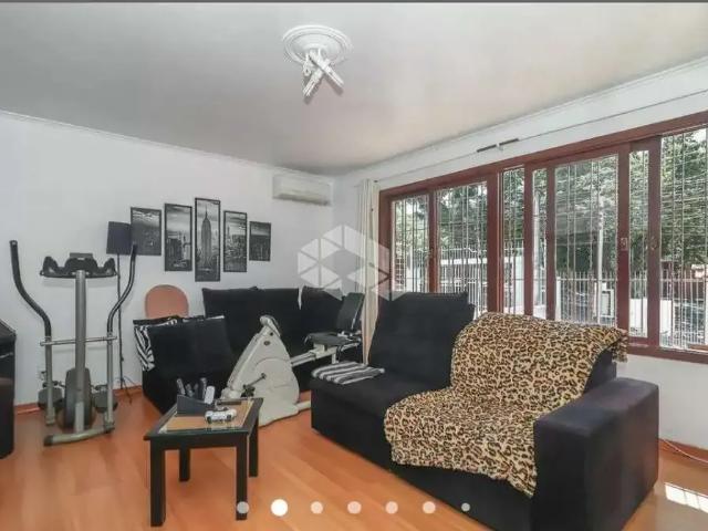 Casa / Sobrado para Venda em Porto Alegre/RS Cristo Redentor 4 Quartos