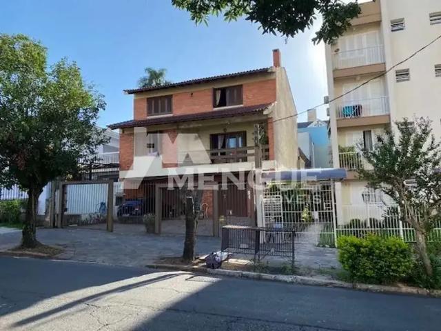 Casa / Sobrado para Venda em Porto Alegre/RS Cristo Redentor 6 Quartos
