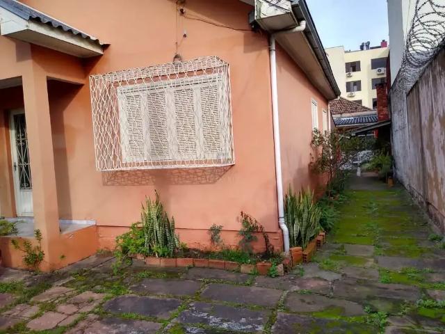 Casa / Sobrado para Venda em Porto Alegre/RS Cristo Redentor 6 Quartos