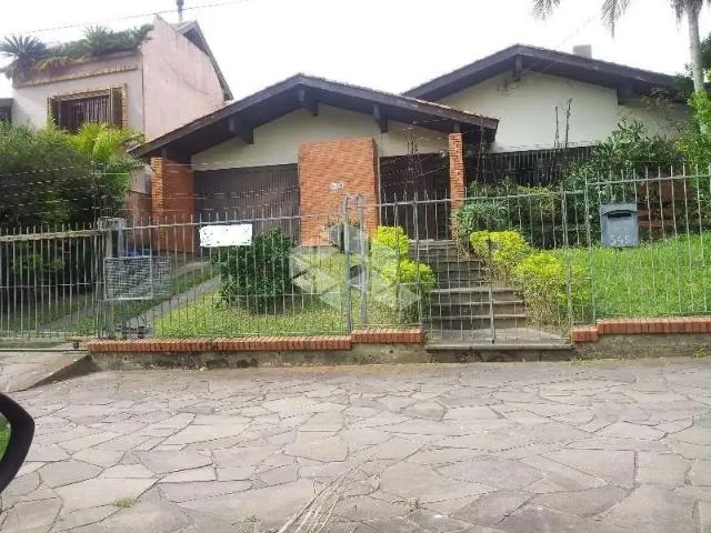 Casa / Sobrado para Venda em Porto Alegre/RS Cristal 3 Quartos