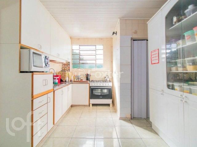 Casa / Sobrado para Venda em Porto Alegre/RS Cristal 3 Quartos