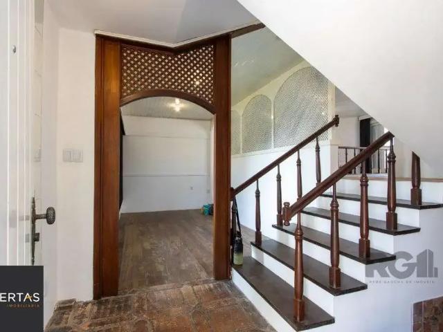 Casa / Sobrado para Venda em Porto Alegre/RS Cristal 3 Quartos