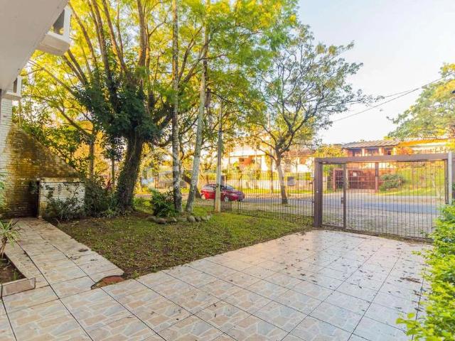 Casa / Sobrado para Venda em Porto Alegre/RS Cristal 3 Quartos
