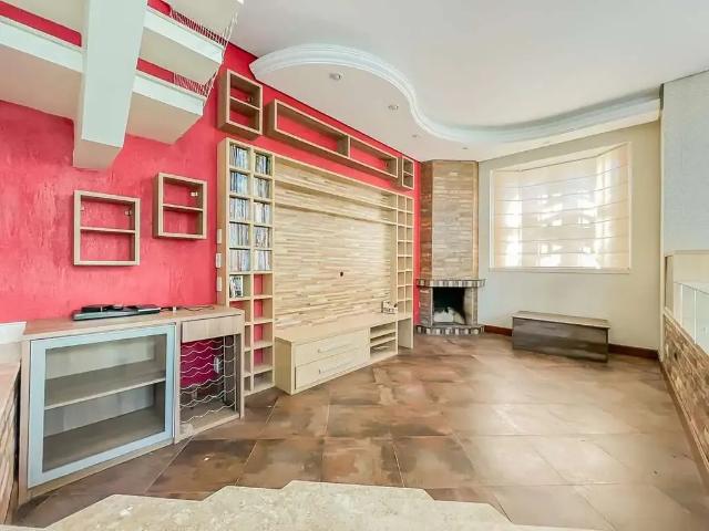 Casa / Sobrado para Venda em Porto Alegre/RS Cristal 3 Quartos