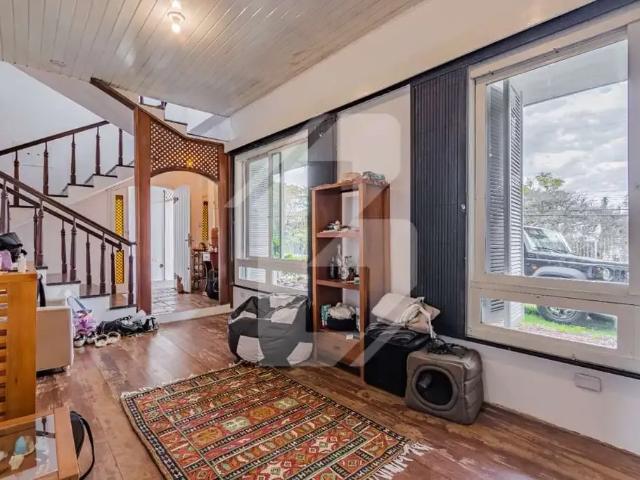 Casa / Sobrado para Venda em Porto Alegre/RS Cristal 3 Quartos