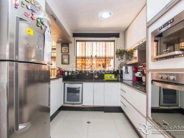 Casa / Sobrado para Venda em Porto Alegre/RS Cristal 4 Quartos