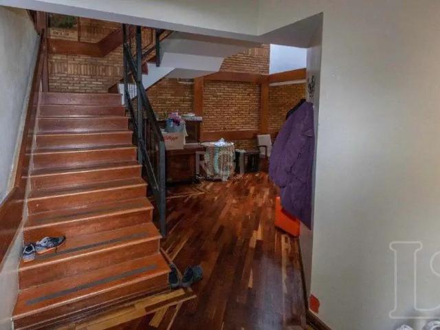 Casa / Sobrado para Venda em Porto Alegre/RS Cristal 4 Quartos