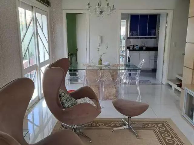 Casa / Sobrado para Venda em Porto Alegre/RS Cristal 4 Quartos