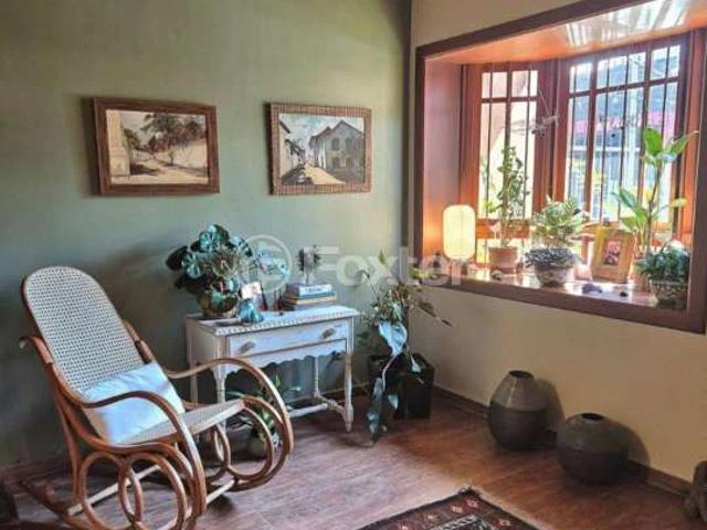 Casa / Sobrado para Venda em Porto Alegre/RS Cristal 4 Quartos