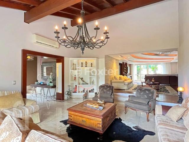Casa / Sobrado para Venda em Porto Alegre/RS Cristal 4 Quartos
