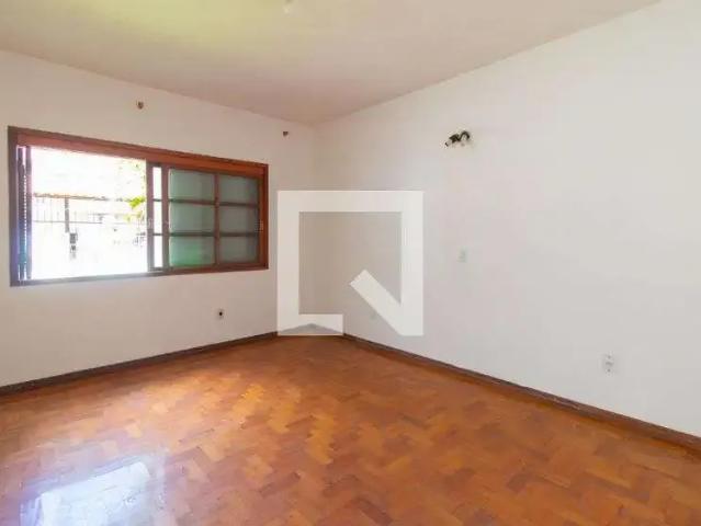 Casa / Sobrado para Venda em Porto Alegre/RS Cristal 4 Quartos