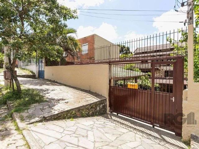 Casa / Sobrado para Venda em Porto Alegre/RS Cristal 5 Quartos