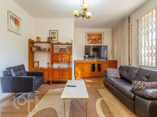 Casa / Sobrado para Venda em Porto Alegre/RS Farroupilha 4 Quartos
