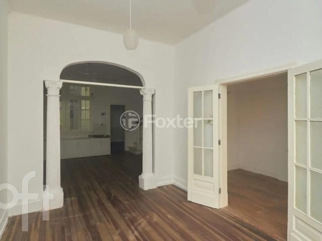 Casa / Sobrado para Venda em Porto Alegre/RS Farroupilha 3 Quartos