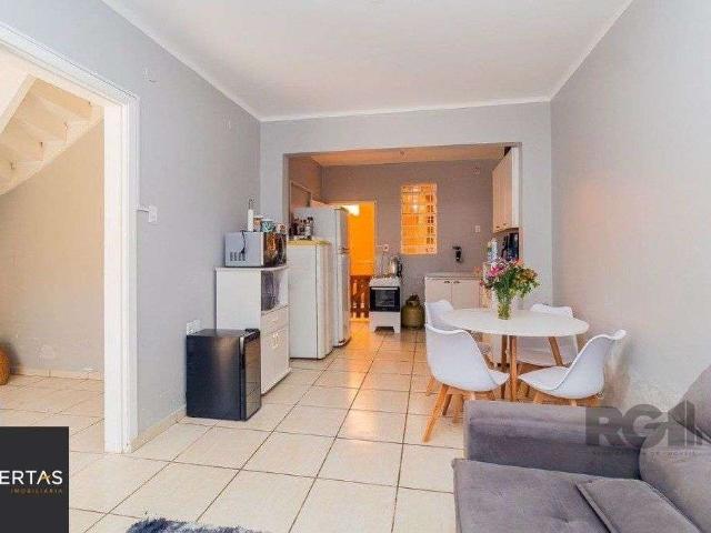 Casa / Sobrado para Venda em Porto Alegre/RS Floresta 2 Quartos