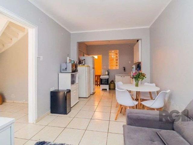 Casa / Sobrado para Venda em Porto Alegre/RS Floresta 2 Quartos