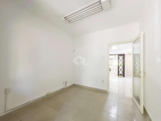 Casa / Sobrado para Venda em Porto Alegre/RS Floresta 2 Quartos