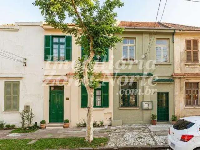 Casa / Sobrado para Venda em Porto Alegre/RS Floresta 2 Quartos