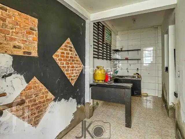 Casa / Sobrado para Venda em Porto Alegre/RS Floresta 3 Quartos