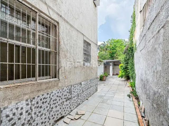 Casa / Sobrado para Venda em Porto Alegre/RS Floresta 3 Quartos