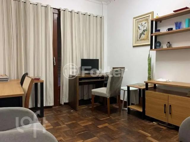 Casa / Sobrado para Venda em Porto Alegre/RS Floresta 3 Quartos