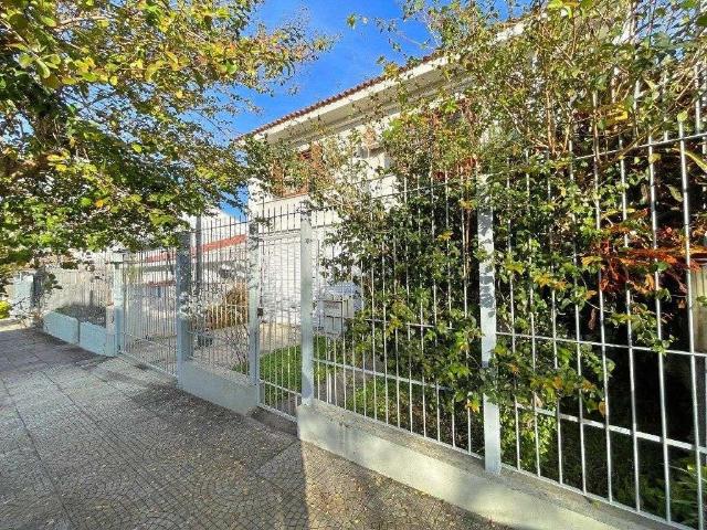 Casa / Sobrado para Venda em Porto Alegre/RS Glória 4 Quartos
