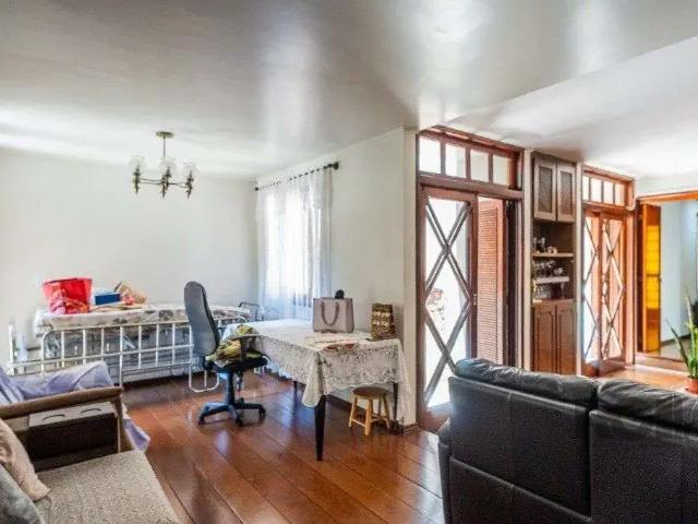 Casa / Sobrado para Venda em Porto Alegre/RS Glória 4 Quartos