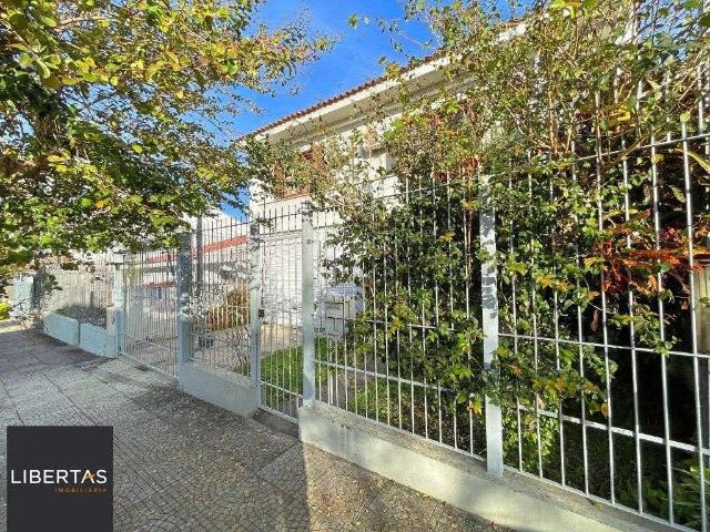 Casa / Sobrado para Venda em Porto Alegre/RS Glória 4 Quartos