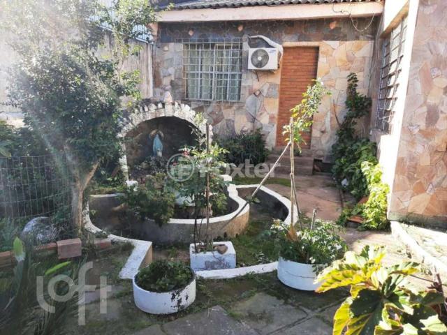 Casa / Sobrado para Venda em Porto Alegre/RS Glória 5 Quartos