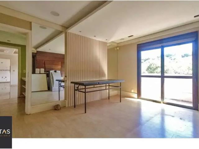 Casa / Sobrado para Venda em Porto Alegre/RS Glória 8 Quartos