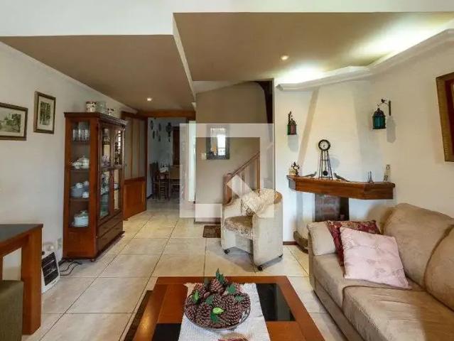 Casa / Sobrado para Venda em Porto Alegre/RS Guarujá 2 Quartos