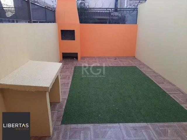 Casa / Sobrado para Venda em Porto Alegre/RS Guarujá 2 Quartos