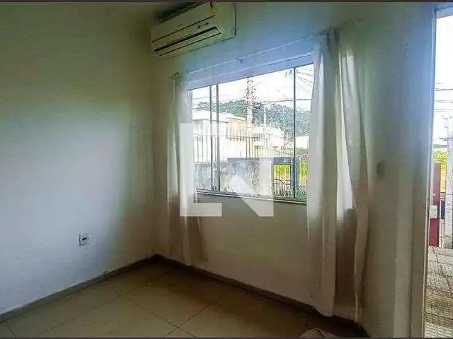 Casa / Sobrado para Venda em Porto Alegre/RS Guarujá 2 Quartos