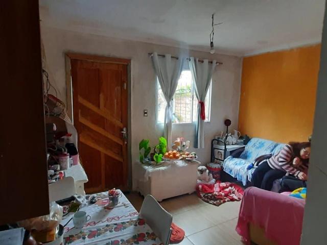 Casa / Sobrado para Venda em Porto Alegre/RS Guarujá 2 Quartos