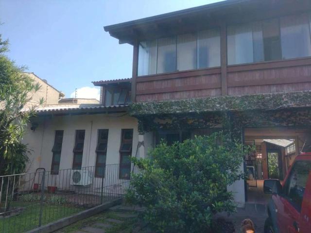 Casa / Sobrado para Venda em Porto Alegre/RS Guarujá 3 Quartos