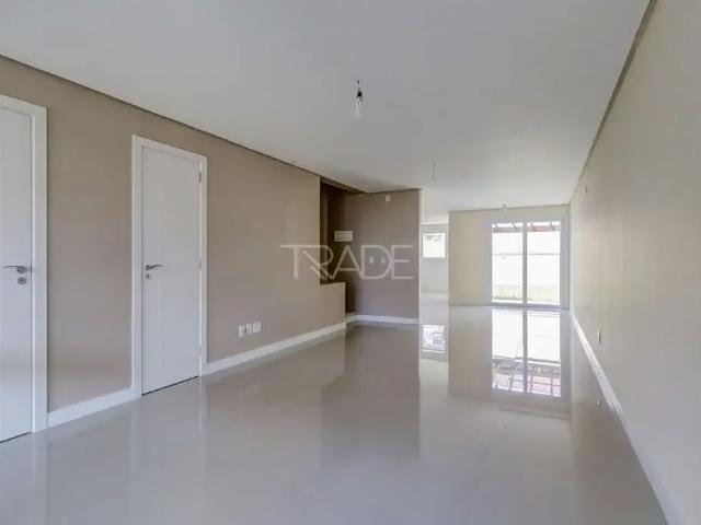 Casa / Sobrado para Venda em Porto Alegre/RS Guarujá 3 Quartos