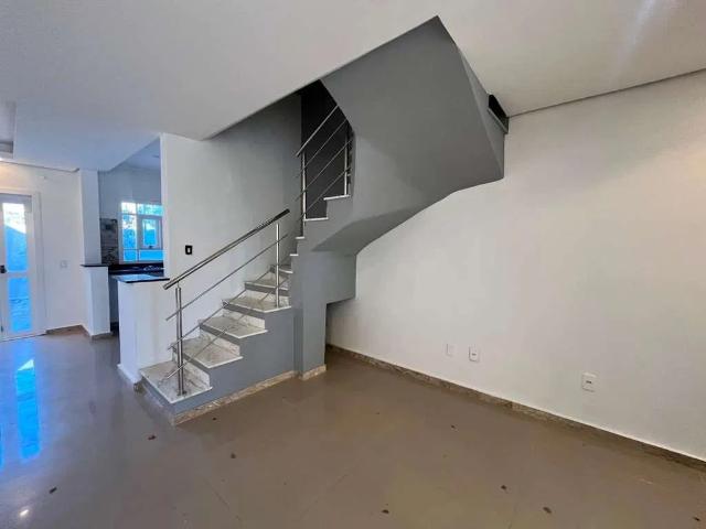 Casa / Sobrado para Venda em Porto Alegre/RS Guarujá 3 Quartos