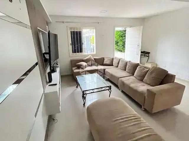 Casa / Sobrado para Venda em Porto Alegre/RS Guarujá 3 Quartos