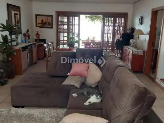 Casa / Sobrado para Venda em Porto Alegre/RS Guarujá 3 Quartos