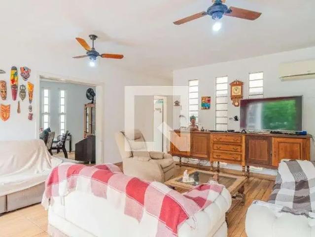 Casa / Sobrado para Venda em Porto Alegre/RS Guarujá 3 Quartos