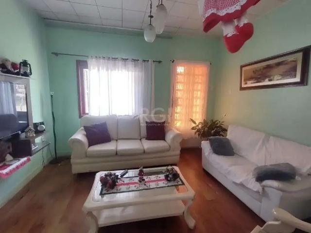 Casa / Sobrado para Venda em Porto Alegre/RS Guarujá 3 Quartos