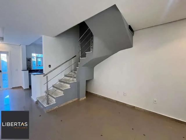 Casa / Sobrado para Venda em Porto Alegre/RS Guarujá 3 Quartos