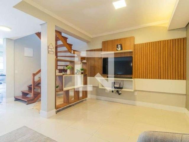 Casa / Sobrado para Venda em Porto Alegre/RS Guarujá 3 Quartos