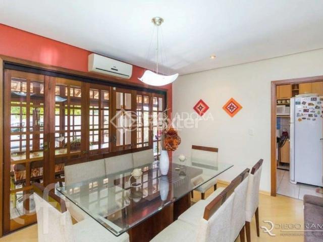 Casa / Sobrado para Venda em Porto Alegre/RS Guarujá 3 Quartos