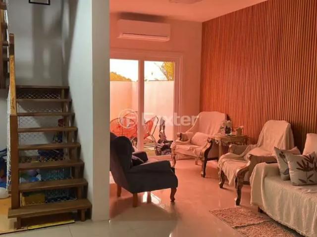 Casa / Sobrado para Venda em Porto Alegre/RS Guarujá 3 Quartos