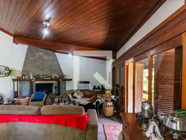 Casa / Sobrado para Venda em Porto Alegre/RS Guarujá 3 Quartos