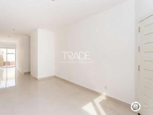 Casa / Sobrado para Venda em Porto Alegre/RS Guarujá 3 Quartos