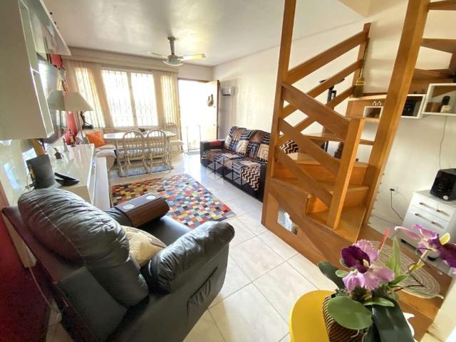 Casa / Sobrado para Venda em Porto Alegre/RS Guarujá 3 Quartos